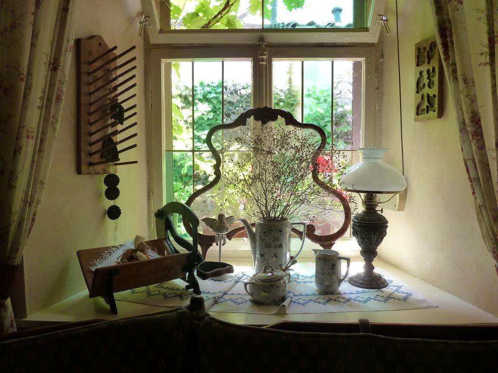 Alte Weinstuben Steinfelder Hof Garni Bed & Breakfast Ellenz-Poltersdorf Bagian luar foto
